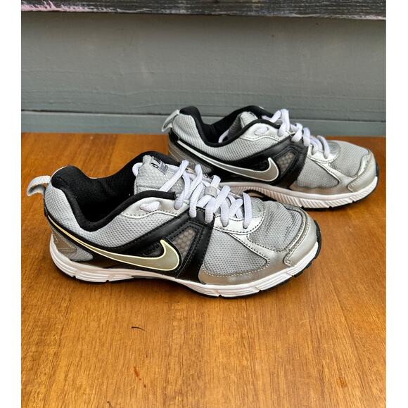 Nike Dart Youth Running Shoes Gray Black White Size 3Y Lightweight Sneakers - Picture 3 of 8